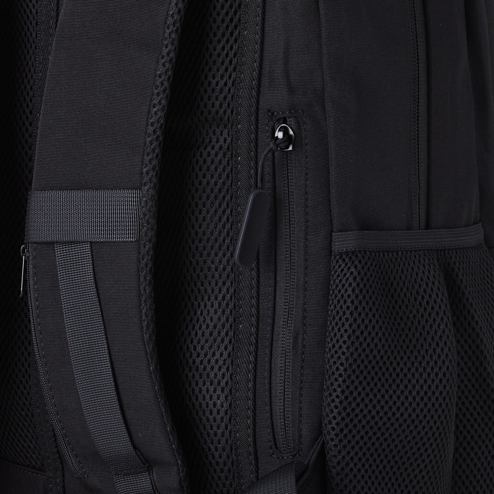 Mochila-de-Poliester-USB-30-Litros-15266d4-1674675016